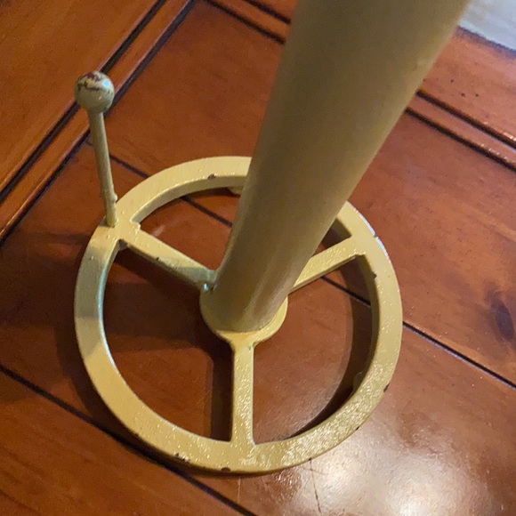 Rooster paper towel holder - Picture 3 of 8